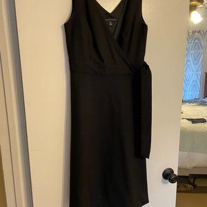 Size 4 Black Sleeveless Banana Republic tie dress